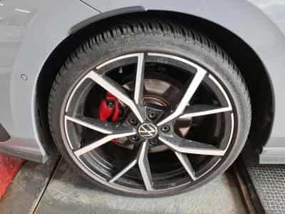 VW Golf GTD 2.0 TDI DSG7 200 CV *ATTELAGE* *PANO* DCC* MATRIX * HARM (2023) - Foto 9