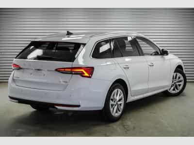 Skoda Octavia Kombi 1,5 eTSI (2026) - Foto 3