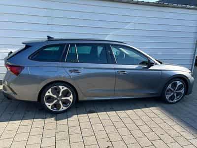 Skoda Octavia RS (2026) - Photo 3