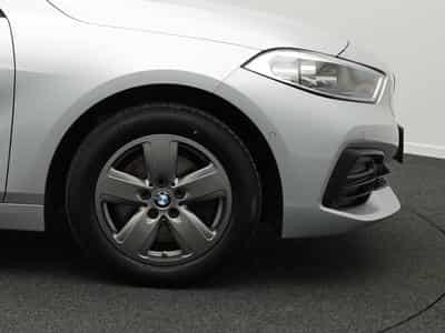 BMW 118 1er - i Advantage (EURO 6d-TEMP) (2019) - Photo 6