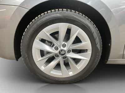 Skoda Octavia Selection+DSG+Led+Navi (2025) - Photo 8