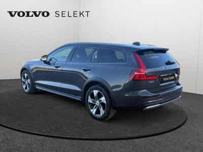 Volvo V60 B4 Plus Dark / Diesel (2023) - Foto 3