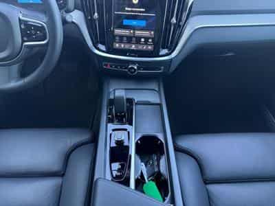 Volvo V60 B5 AWD / Essence (2023) - Foto 11