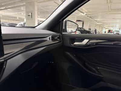 Ford Focus 1.0 ST-Line (2023) - Photo 8