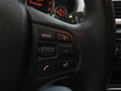 BMW 318 d Touring advantage 136CV (2018) - Foto 11