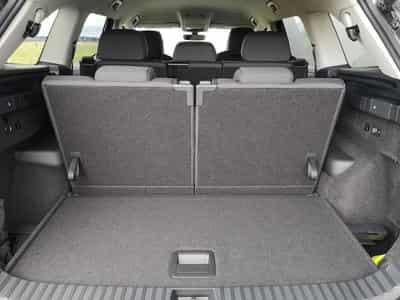 Skoda Kodiaq 2.0 TDI 142 kW 4x4 Selection (2025) - Foto 12