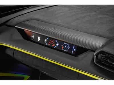 Lamborghini Revuelto AD PERSONAM - VERDE CITREA / ROSSO MARS (2025) - Photo 15