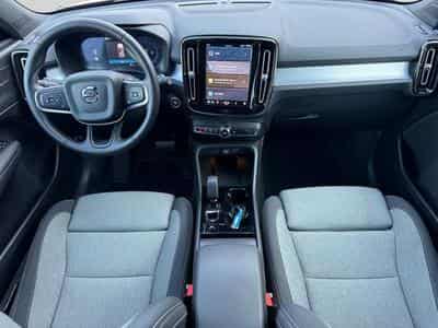 Volvo XC40 B4 Black Edition Plus / Essence (2025) - Foto 3