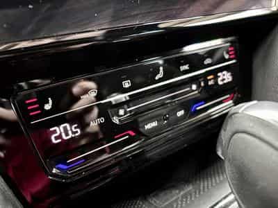 VW Passat Variant SW 2.0 TDI R-Line DSG *IQ.LIGHT *PANO* CUIR *360°* A (2020) - Foto 15