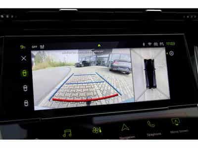 Peugeot 308 SW BlueHDi 130 GT ACC AHK Pano Massage Focal (2024) - Foto 9