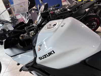 Suzuki GSX-S 1000 GT (2026) - Photo 6