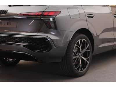 Audi Q3 35 TFSI S line 110 kW-150CV S tronic - Jantes 20" - Attelage (2026) - Foto 14