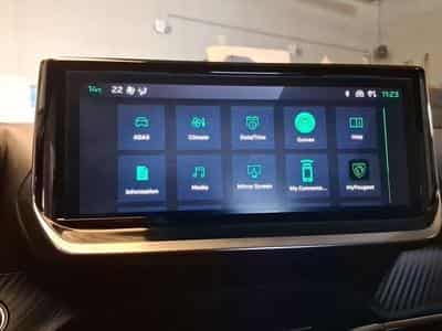 PEUGEOT 2008 1.2 100ch S&S Allure (2024) - Photo 11