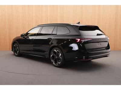 Skoda Superb Combi Sportline 2.0 TDI 4x4 DSG7 142 kW-193CV - Garantie 5 a (2025) - Foto 6