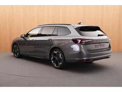 Skoda Superb Combi Sportline 2.0 TDI DSG7 110kW-150CV - DCC+ - Attelage - (2025) - Foto 5
