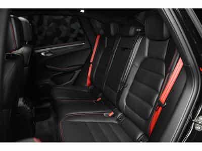 Porsche Macan III GTS (2024) - Photo 12