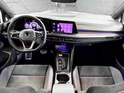 VW Golf GTI Clubsport 2.0 TSI 300 CV DSG7 *MATRIX* *TÊTE HAUTE* *PAN (2024) - Photo 8