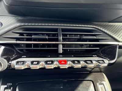 PEUGEOT 2008 1.2 100ch S&S Allure (2024) - Photo 9