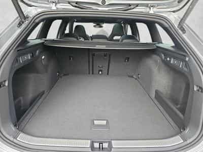 VW Passat Variant 2.0 TDI 142 kW 4Motion R-Line (2025) - Foto 14