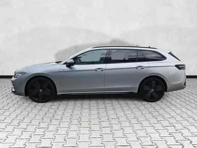 VW Passat Variant 2.0 TDI 142 kW 4Motion R-Line (2025) - Foto 4
