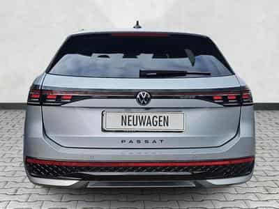 VW Passat Variant 2.0 TDI 142 kW 4Motion R-Line (2025) - Foto 6