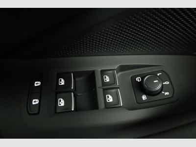 VW Passat Variant 2.0 TDI 142 kW 4Motion R-Line (2026) - Foto 7