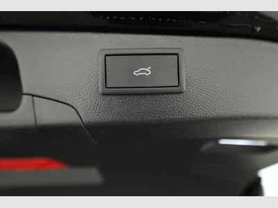 VW Passat Variant 2.0 TDI 142 kW 4Motion R-Line (2026) - Photo 12