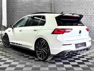 VW Golf GTI Clubsport 2.0 TSI 300CV DSG7 ** Cuir ** (2021) - Photo 4