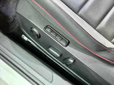 VW Golf GTI Clubsport 2.0 TSI 300CV DSG7 ** Cuir ** (2021) - Photo 9