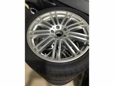 Jantes alu + Pneus é 19" 255/40 R19 100Y (2026) - Foto 1