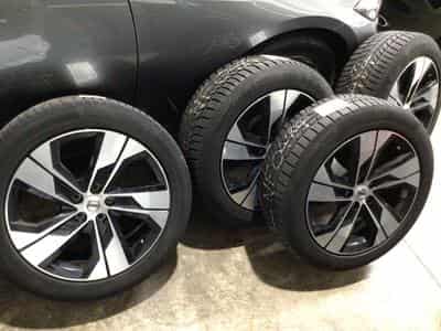 Jantes alu + Pneus h 18" 215/55 R18 99V (2026) - Foto 1