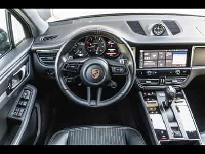 Porsche Macan III T PDK (2023) - Photo 10