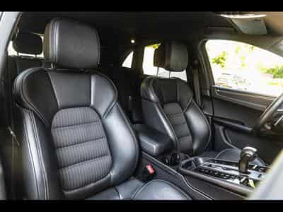 Porsche Macan III T PDK (2023) - Photo 12