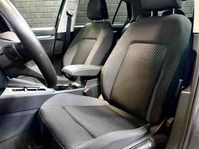 VW Golf Life ACTIVE 2.0 TDI DSG7 150 CV ** Attelage ** Caméra ** (2022) - Photo 7