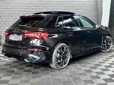 Audi RS3 Sportback RS quattro 2.5 TFSI 400 CV (2023) - Photo 6