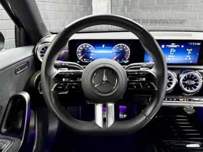 Mercedes A 200 AMG EDITION 163 CV * CAMÉRA *MULTIBEAM* CUIR/ALCANTARA* (2024) - Photo 12