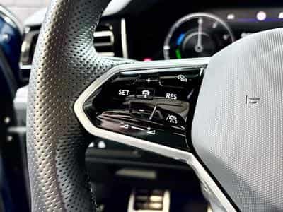 VW Touareg 3.0 R 4Motion eHybrid 462 CV ** Toit ouvrant ** Susp. pneuma (2022) - Photo 13