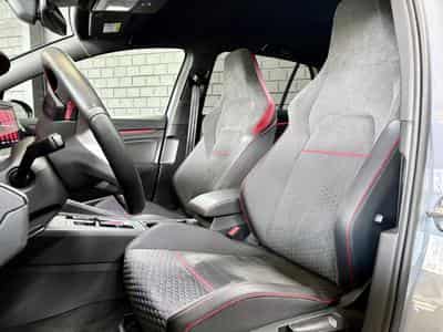 VW Golf GTI Clubsport 2.0 TSI 300CV DSG7 * 19" * ACC * (2022) - Photo 7