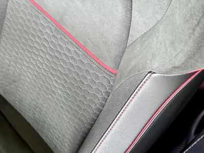 VW Golf GTI Clubsport 2.0 TSI 300CV DSG7 * 19" * ACC * (2022) - Photo 8