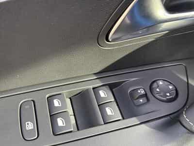 Peugeot 2008 1.5 HDI 130 GT EAT8 * GARANTIE 36 MOIS * (2023) - Photo 11