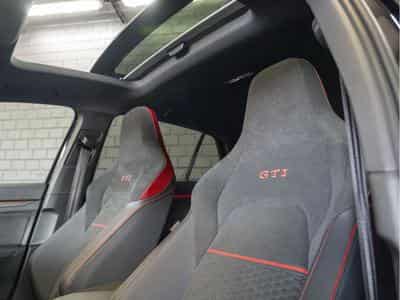 VW Golf GTI Clubsport 2.0 TSI 300 CV DSG7 *Matrix* *Toit Ouvrant* *H (2023) - Photo 8