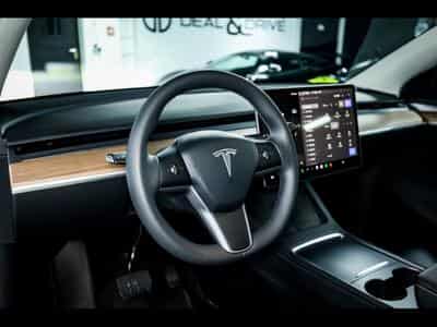 Tesla Model Y Y LONG RANGE DUAL MOTOR AWD (2023) - Photo 9
