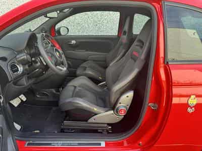 Abarth 695 TRIBUTO FERRARI /CARBON/N°1056/1199 (2011) - Photo 11