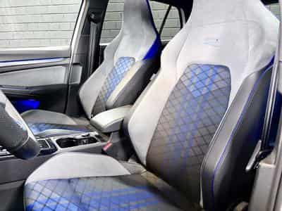 VW Golf R 4Motion 2.0 TSI 320 CV DSG7  *Toit Ouvrant* *Caméra* *ACC* (2023) - Foto 7