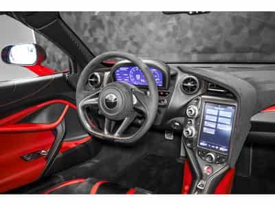 McLaren 720S PERFORMANCE COUPÉ (2017) - Photo 12