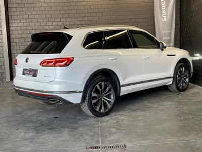VW Touareg 3.0 TSi V6 eHybrid 4MOTION Elegance  381 CV (2022) - Foto 7