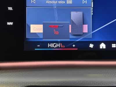 BMW X1 18i sDrive 136 CV M-Sport * Hayon * Caméra * Sièges chauffan (2025) - Photo 14