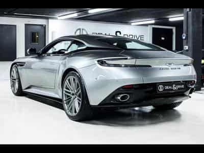 Aston-Martin DB12 COUPE 4.0 V8 BITURBO - ALUMINITE SILVER (2024) - Foto 3