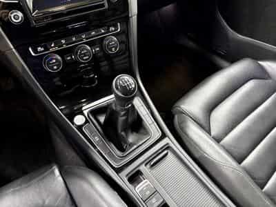 VW Golf 2.0 TDI Highline *ACC* Caméra* Sièges Chauff* Cuir* (2015) - Foto 12