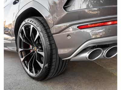Lamborghini Urus 4.0 V8 Auto./PANO/23/360°/B&O/HUD/CARBON/VOLL (2021) - Foto 6